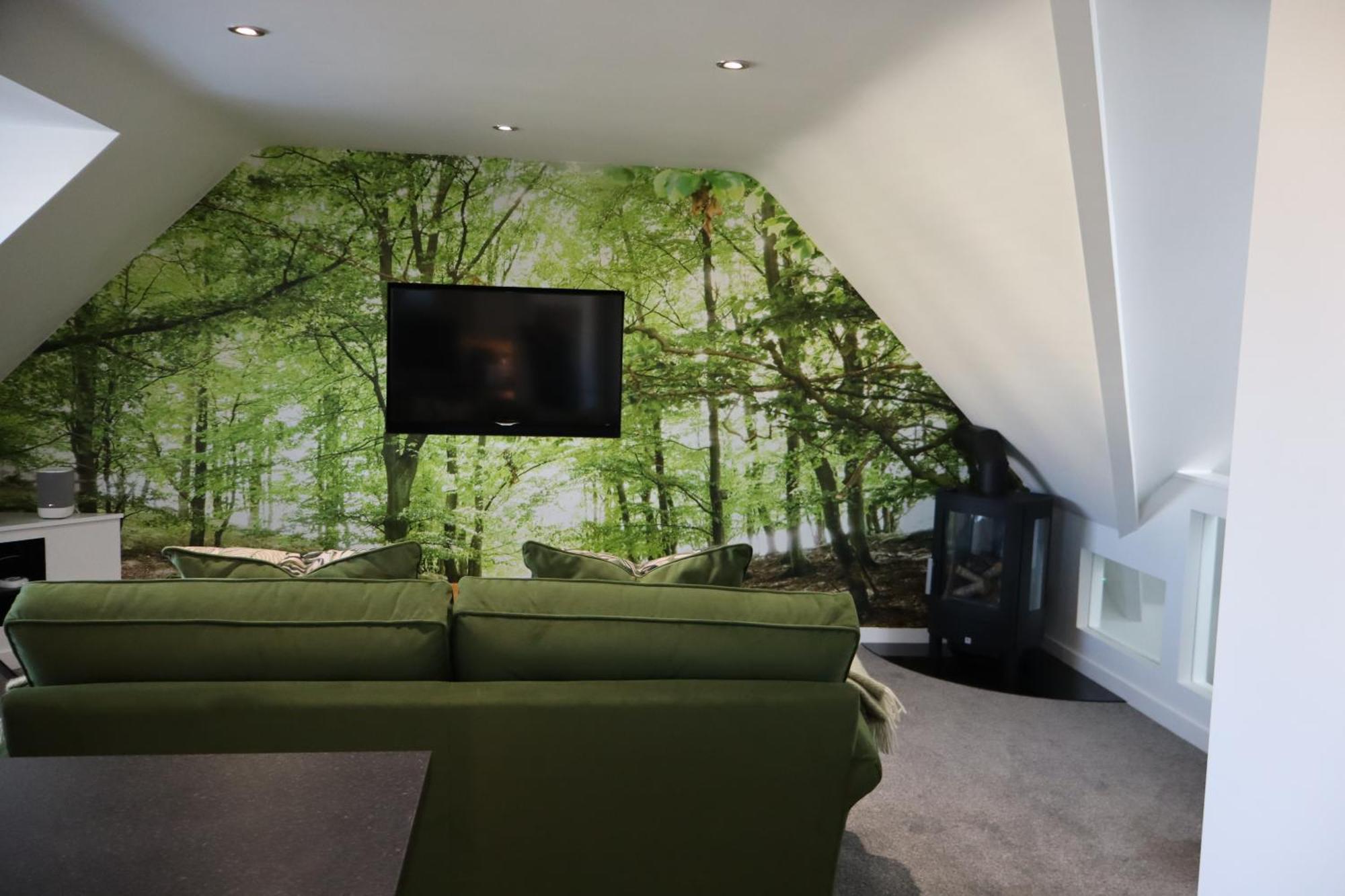 The Hideaway - Luxury Self Catering Coastal Apartment With Private Entrance & Key Box Entry Just A Few Minutes Walk To The Beach, Solent Way Walk, Shops And Many Eateries & Bars - Free Off Road Parking,Full Kitchen, Lounge,Bedroom , Bathroom & Wi-Fi Lymington Exterior foto